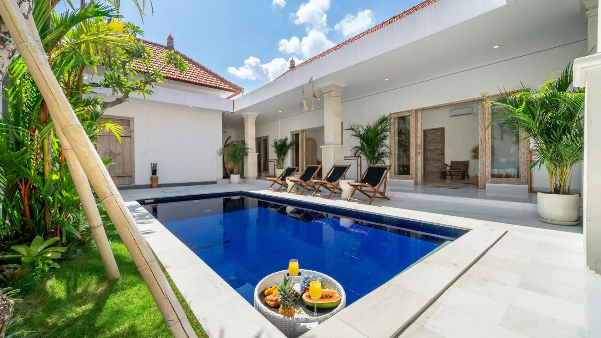Semera - Luxury Brand New Villa With A Spacious Pool In The Prime Location Kerobokan  Kerobokan (Bali)