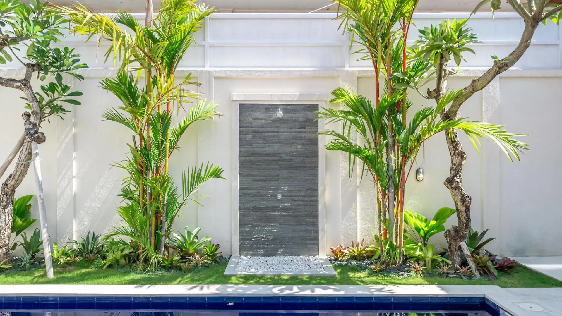 Semera - Luxury Brand New Villa With A Spacious Pool In The Prime Location Kerobokan