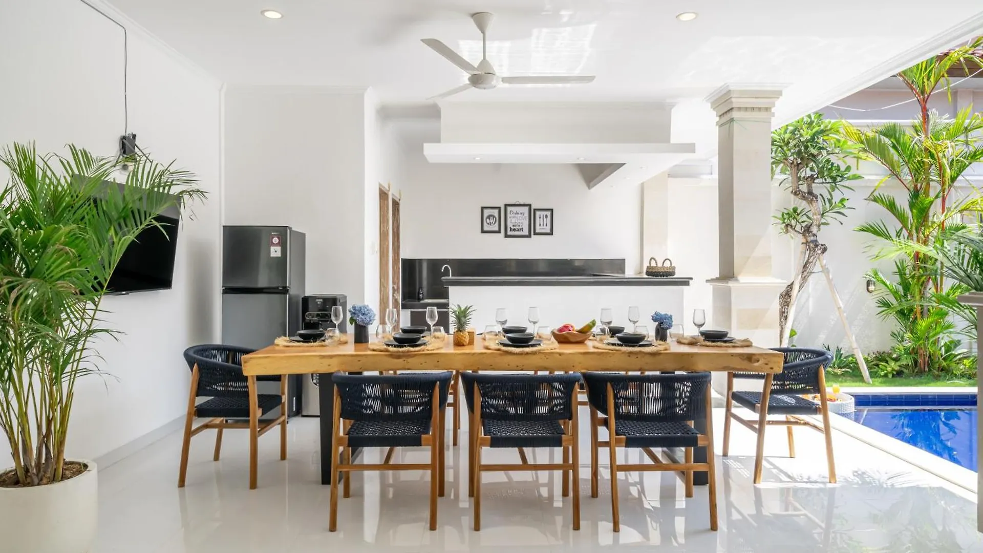 Semera - Luxury Brand New Villa With A Spacious Pool In The Prime Location Kerobokan   Kerobokan (Bali)